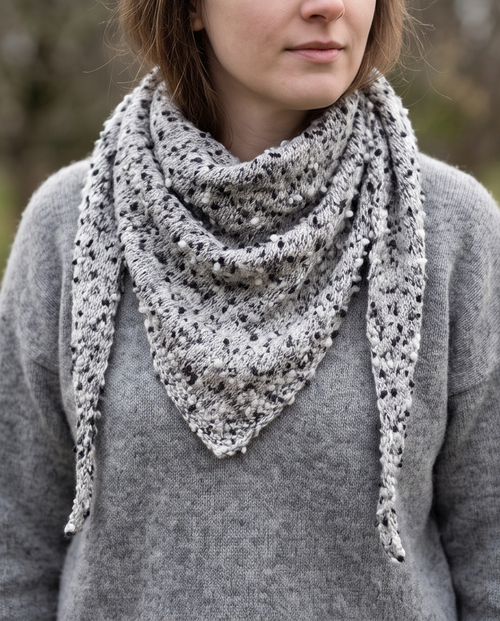 2nd Hand | Bouclé Dreiecktuch 140x40cm – Strukturierter Strickschal / Halstuch mit Noppen