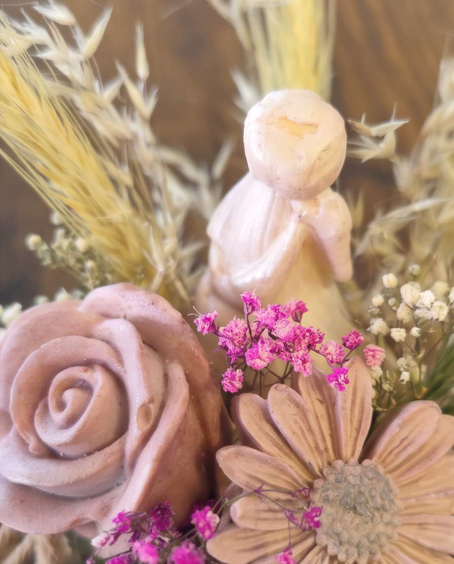 Handmade - Blumen-Bouquet aus Seifen | handgesiedet | Rosatöne