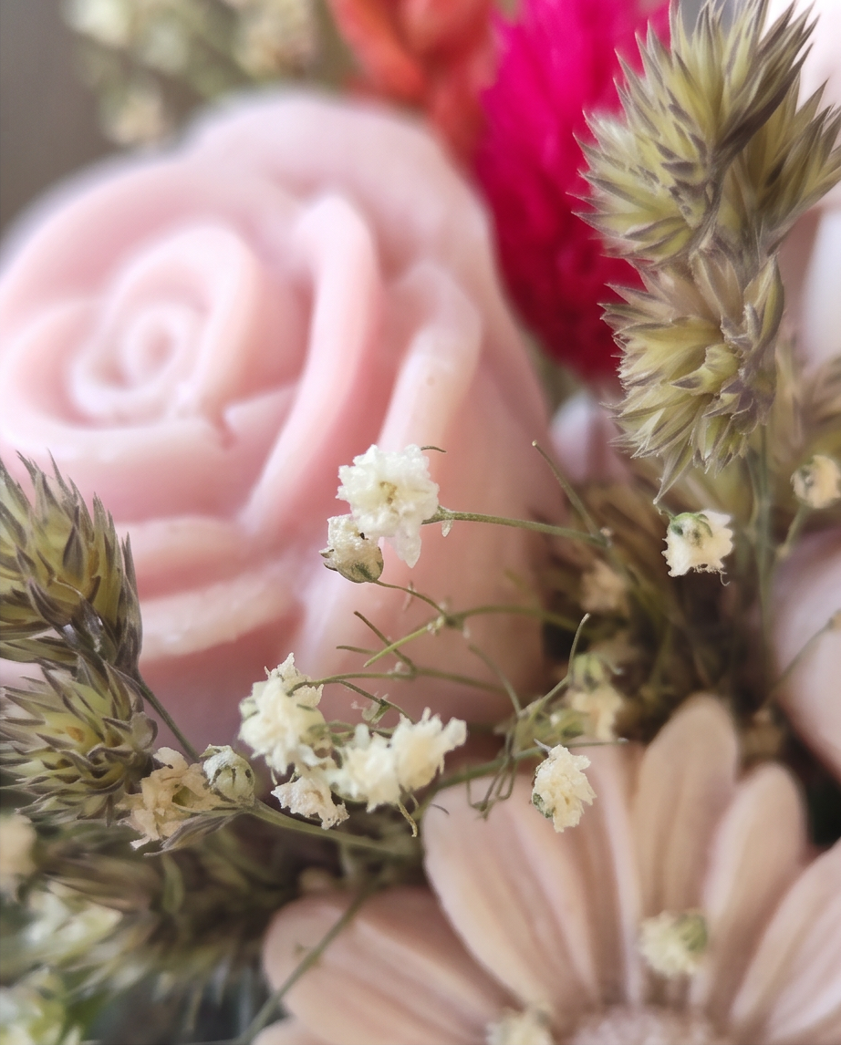 Handmade - Blumen-Bouquet aus Seifen | handgesiedet | Rosatöne