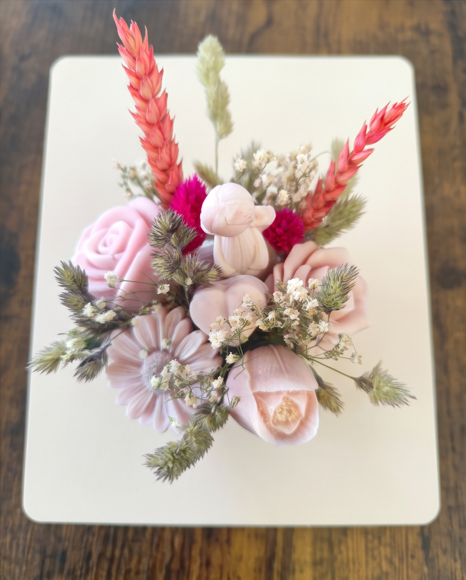Handmade - Blumen-Bouquet aus Seifen | handgesiedet | Rosatöne