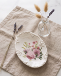Handmade - ovale Schale aus Gips mit Rosenmotiv
