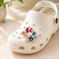 Trendige Shoe Charms für Crocs & Clogs – Schuh Anstecker Motiv-Pins (3x3cm)